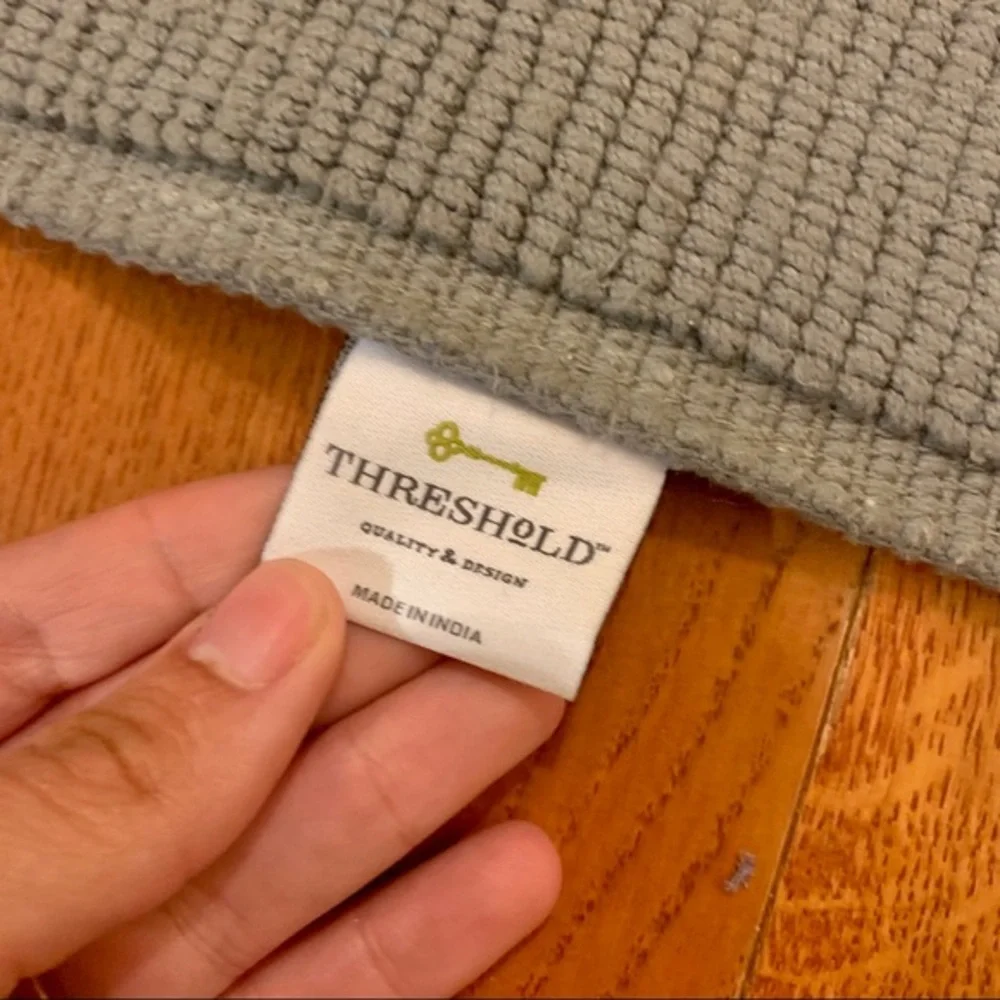 Threshold Gray Woven Cotton Bath Mat EUC